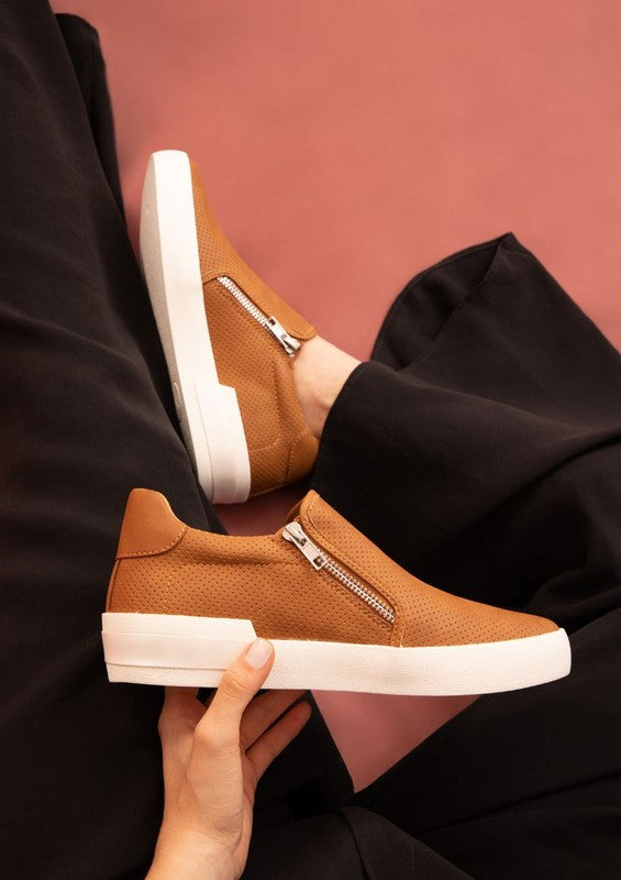 ZION Canvas Sneakers