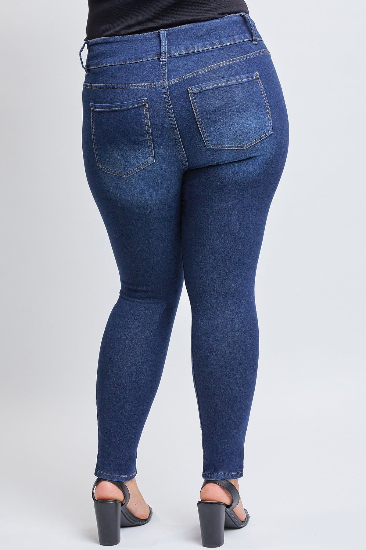 Women's Plus Size Essential Sustainable Skinny Jeans