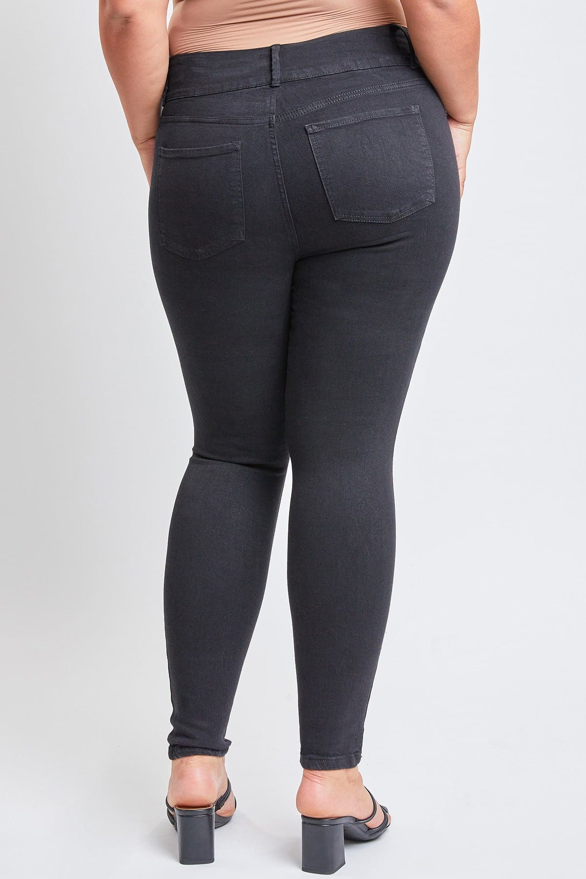 Women's Plus Size Essential Sustainable Skinny Jeans