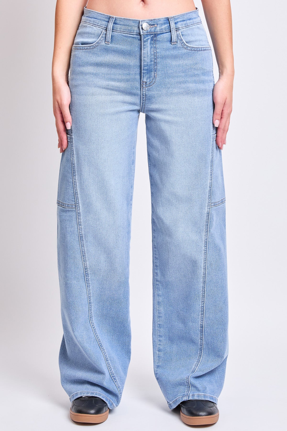 Women's High Rise Loose Fit Wide Leg Cargo Jeans