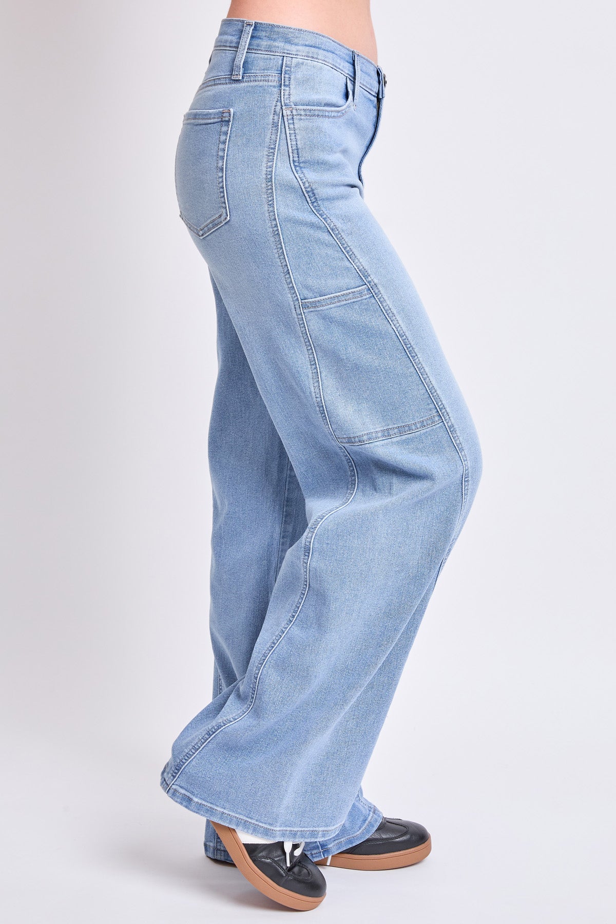 Women's High Rise Loose Fit Wide Leg Cargo Jeans