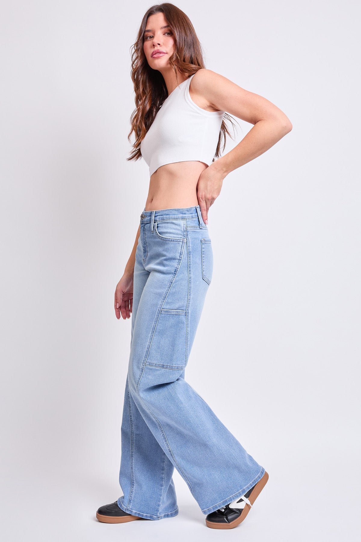 Women's High Rise Loose Fit Wide Leg Cargo Jeans