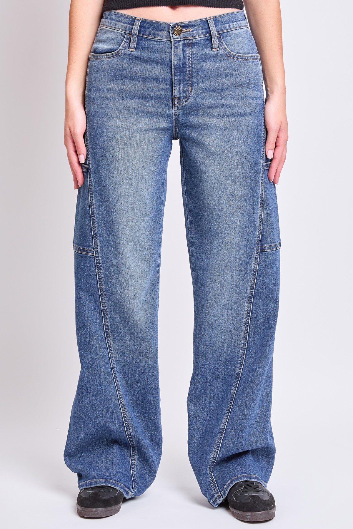 Women's High Rise Loose Fit Wide Leg Cargo Jeans