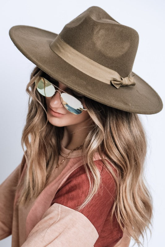 Wide Brim fedora With Ribbon Trim