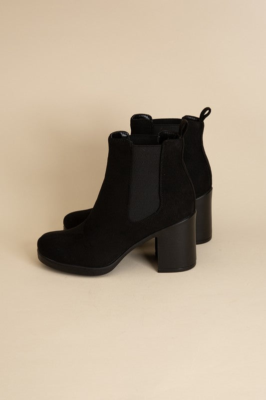 Arbor Slide In Black Boots