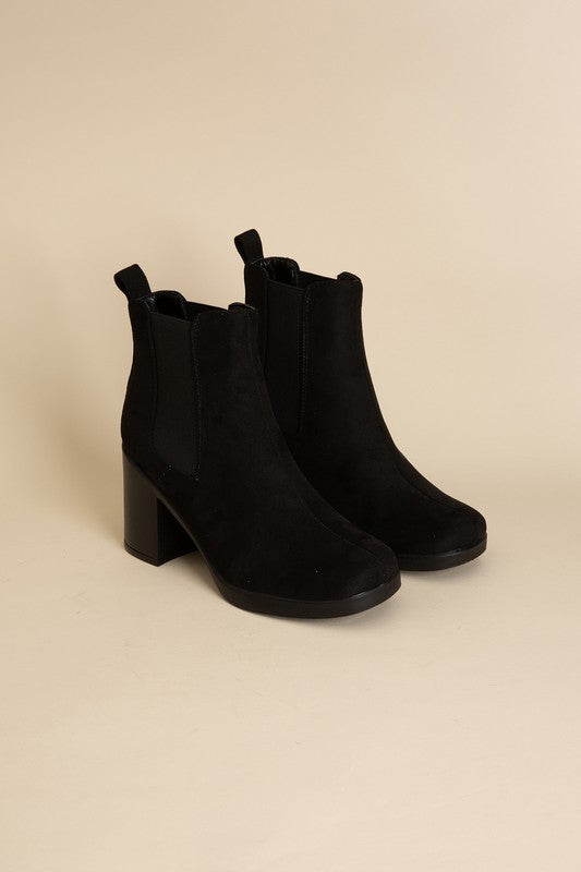 Arbor Slide In Black Boots