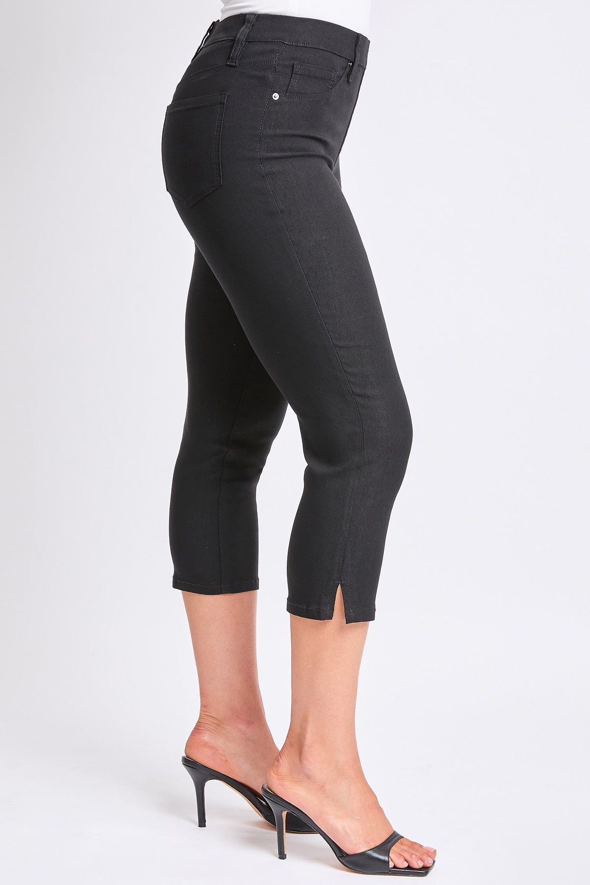 Women's Hyperstretch Pull On Capri Pants