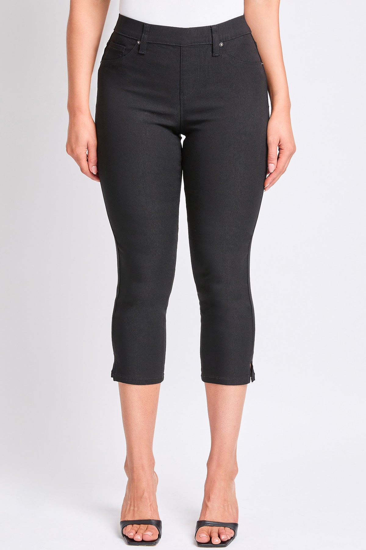 Women's Hyperstretch Pull On Capri Pants