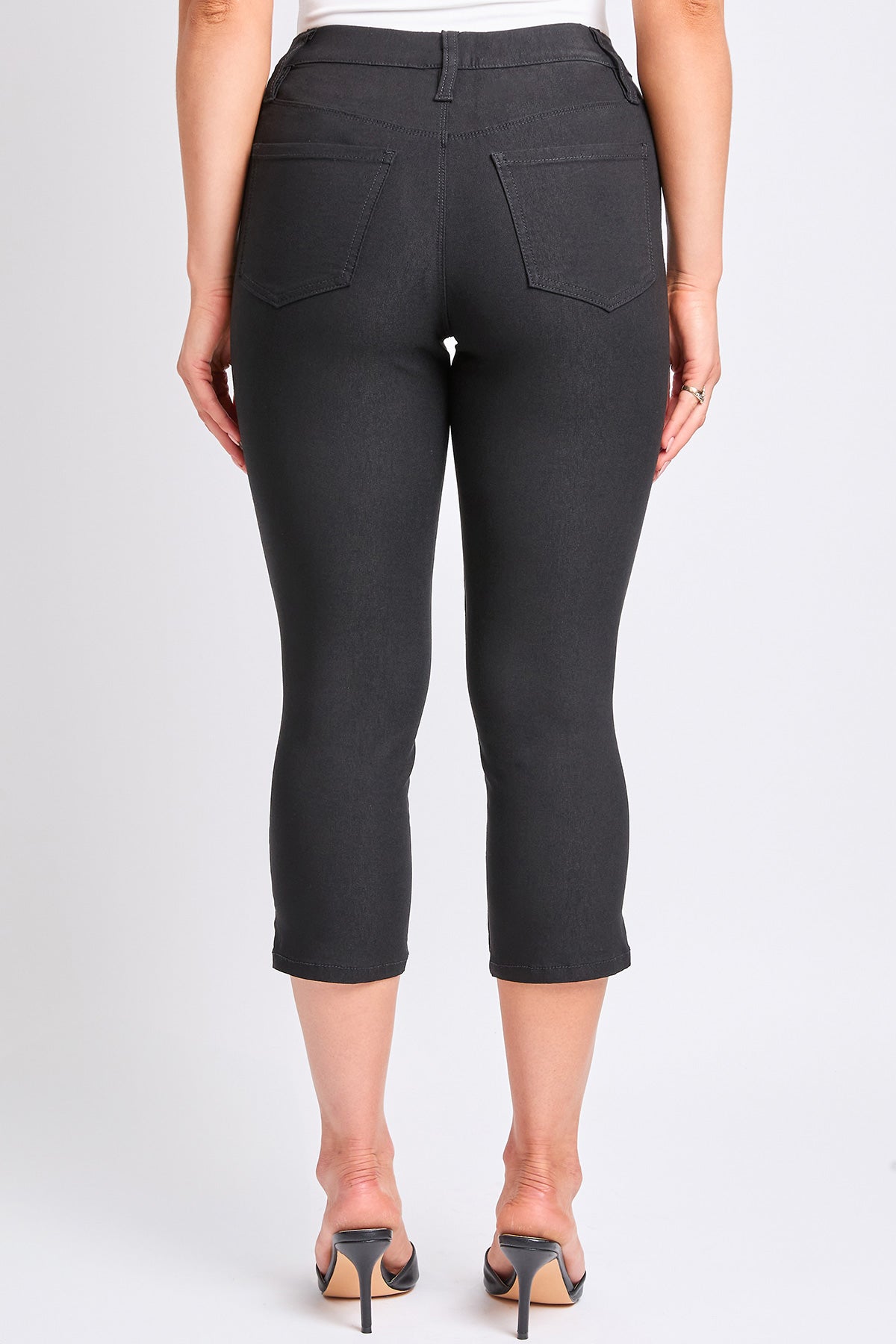 Women's Hyperstretch Pull On Capri Pants