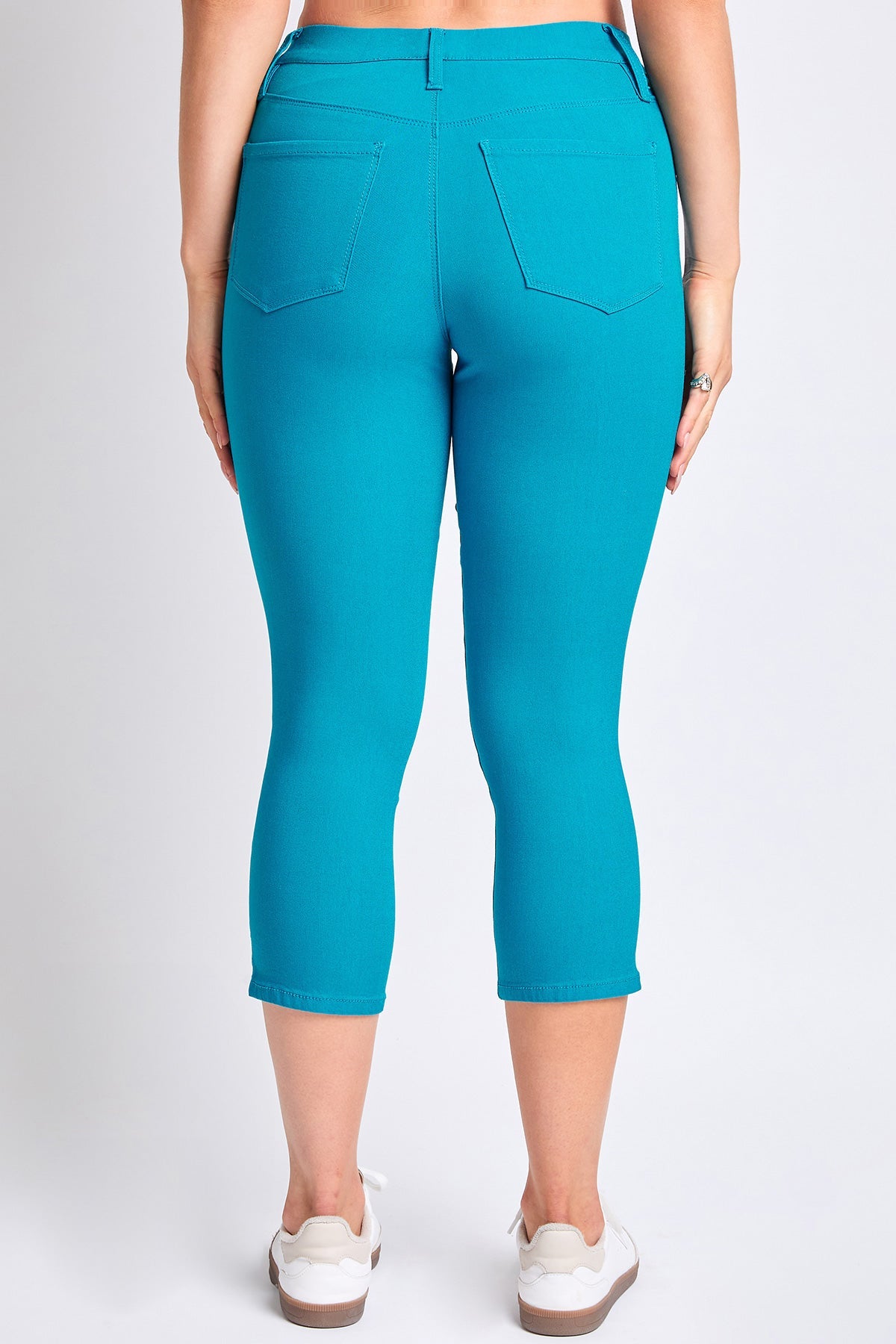 Women's Hyperstretch Pull On Capri Pants