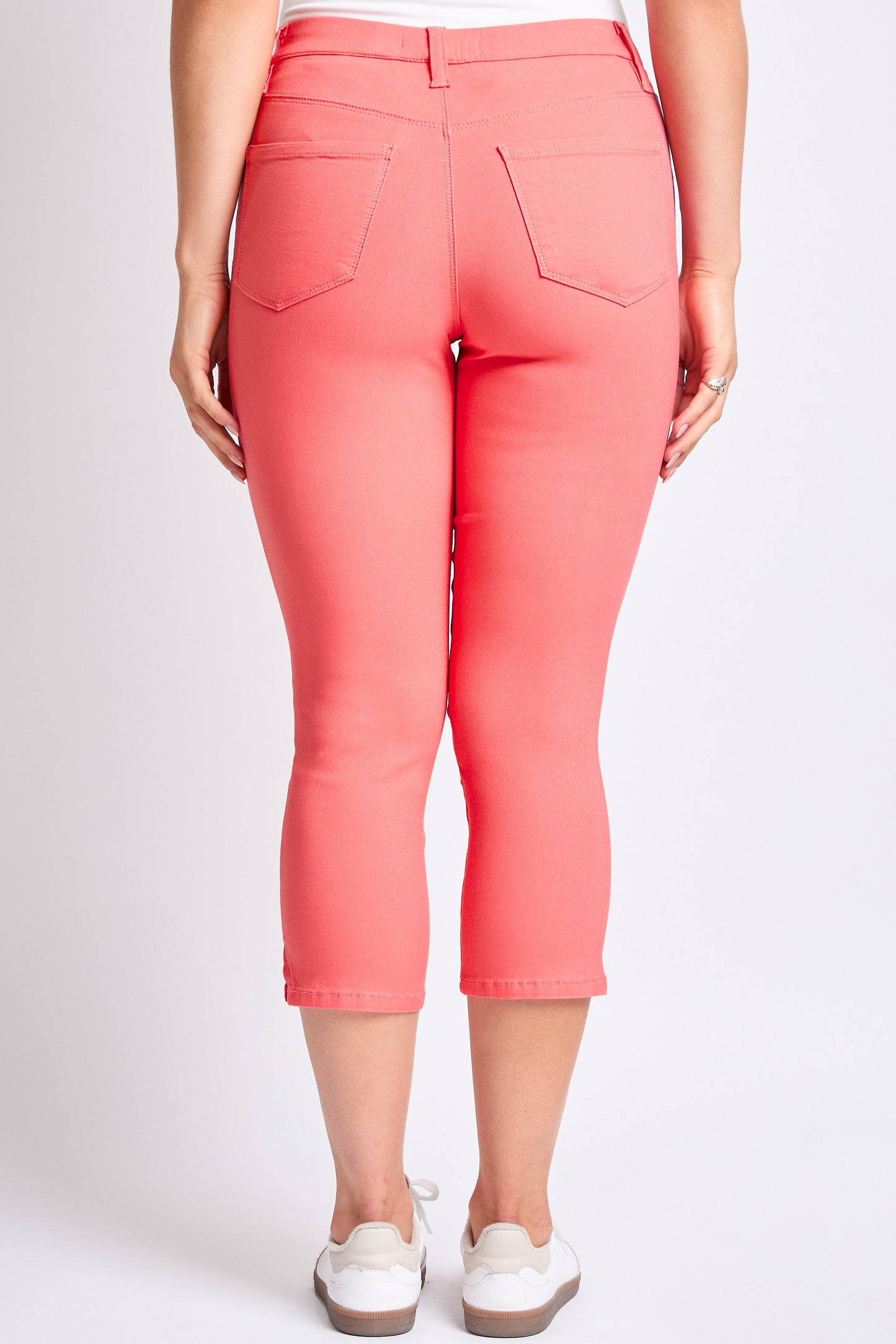 Women's Hyperstretch Pull On Capri Pants