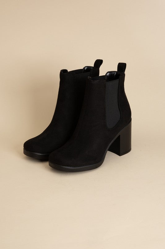 Arbor Slide In Black Boots