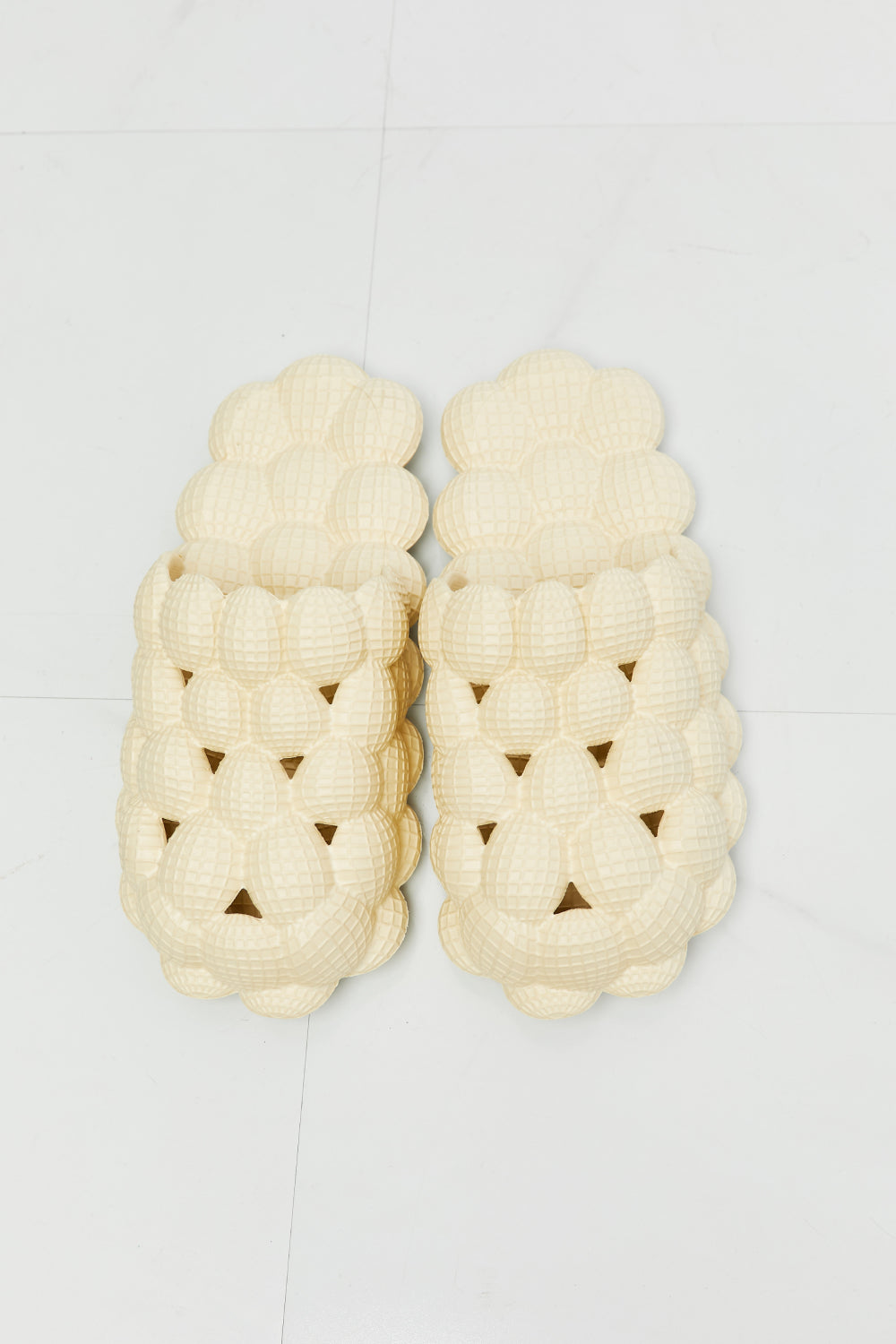 Women Laid Back Bubble Slides